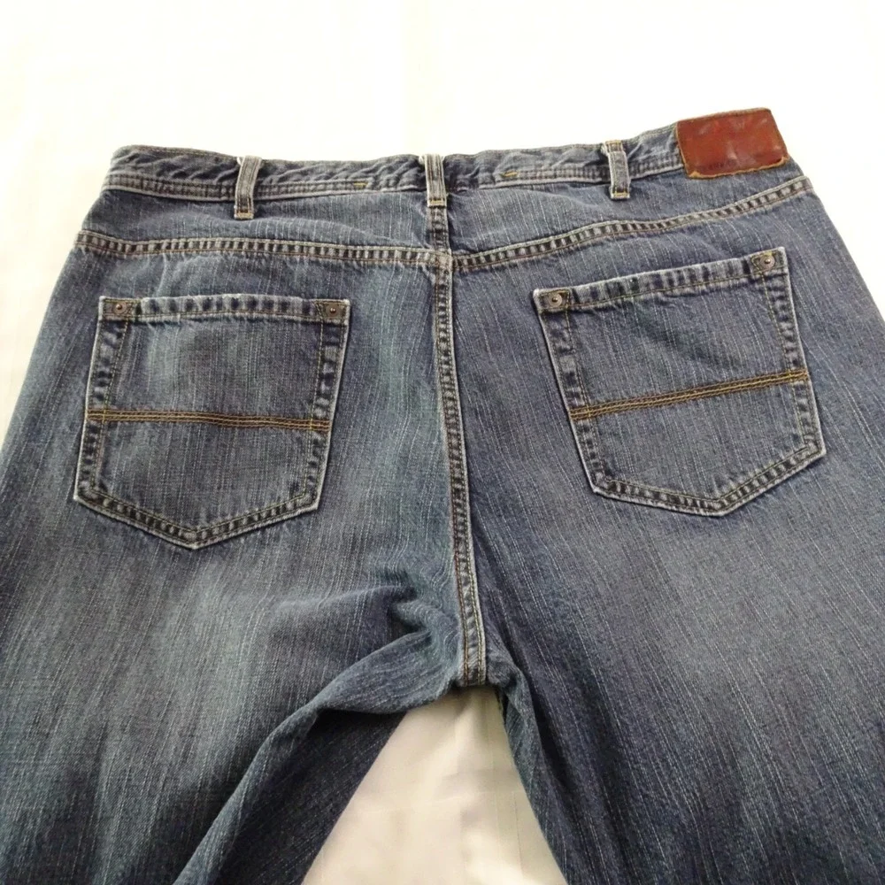 Dockers Jeans. Men's 40x32. Classic Fit Straight Leg Blue Denim Jeans